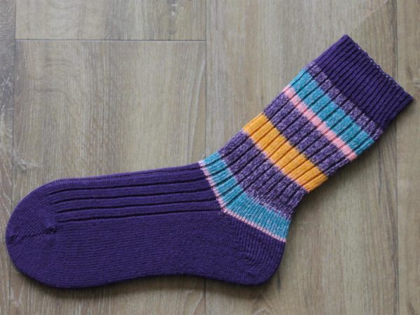 Paarse sokken zelf geverfd 45-46