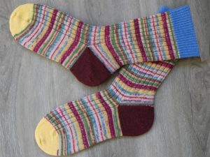 Fleurige gestreepte sokken maat 43-44