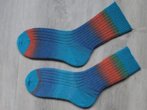 Hemelsblauwe sokken te koop met kleurverloop