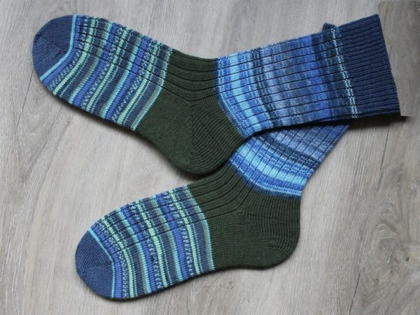 Blauw met groen gebreide sokken maat 44 45