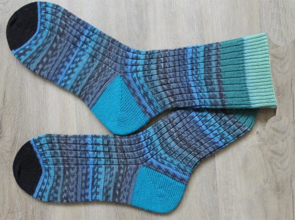 Oceaankleurige sokken maat 44-45