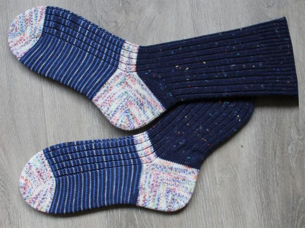 Mooie gebreide sokken met blauw