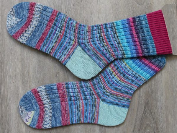 Wollen sokken blauw en roze maat 47-48