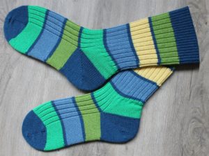 Sokken in blauw, groen en geel maat 37-38