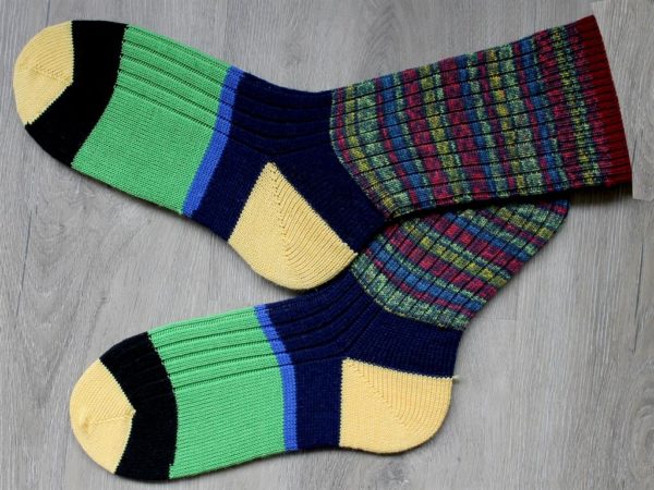 Wollen sokken met gele hielen maat 42-43