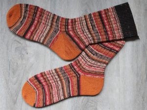 Warm gekleurde wollen sokken maat 41-42