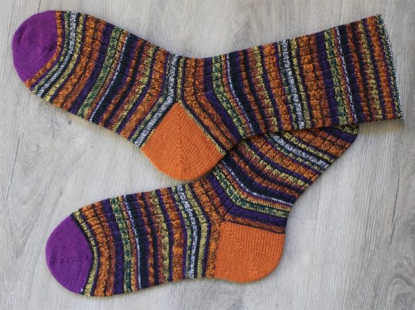 Oranje, paarse zwarte wollen sokken maat 43-44