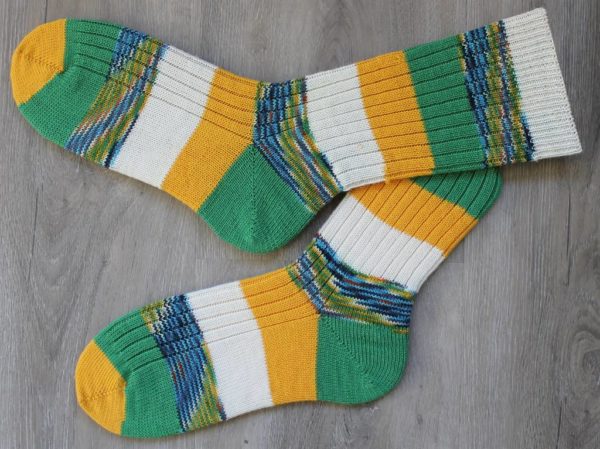 Geel groen en witte warme wollen sokken maat 43-44