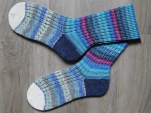 Ambachtelijk gebreide wollen sokken maat 39-40