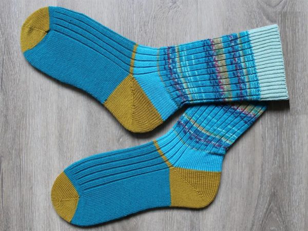 Gebreide sokken in zeekleuren maat 39-40