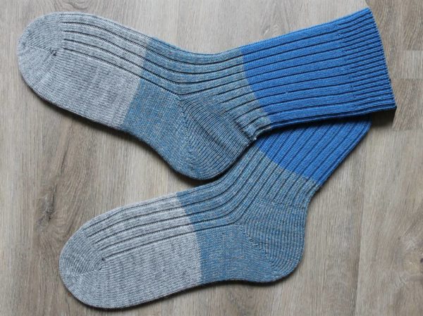 Blauw grijze gebreide sokken maat 42-43