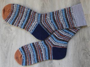 Blauw grijs bruin gestreepte sokken maat 48-49