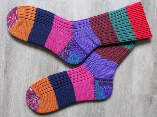 Wollen vrolijk gestreepte sokken maat 50-51