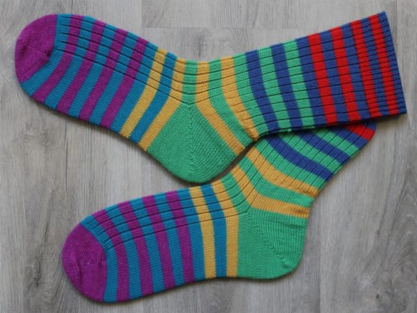 Opvallend gestreepte sokken maat 49-50