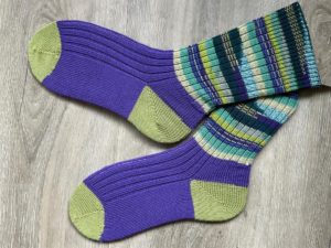 Paars met groene wollen sokken maat 37-38