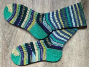 Handgemaakte sokken in zeekleuren maat 38-39